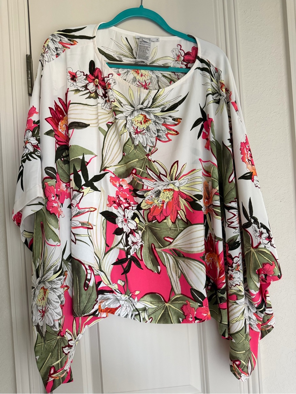 Chicos Floral Poncho Women’s Top in White and Pink